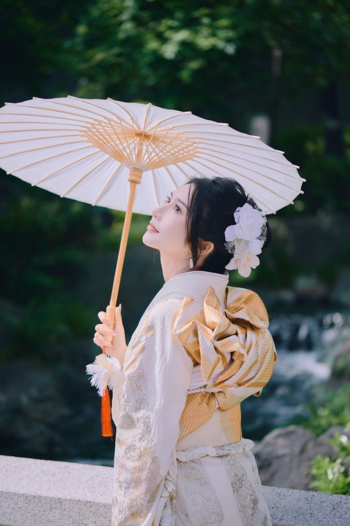 Guest in traditional kimono during an Asakusa photo walk